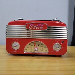 Coca-Cola Retro Vintage Style AM/FM Mini Radio Battery Operated Red/Chrome Works